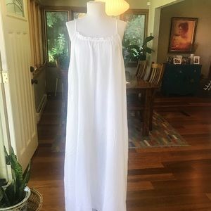 Women’s linen/gauzy cover up OR nightgown